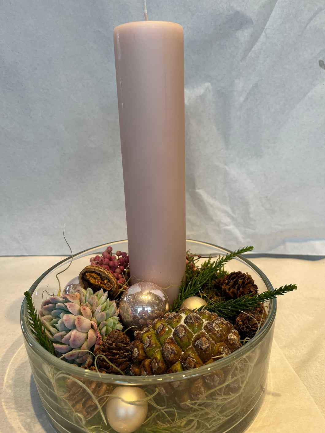 Juledekoration i glasfad