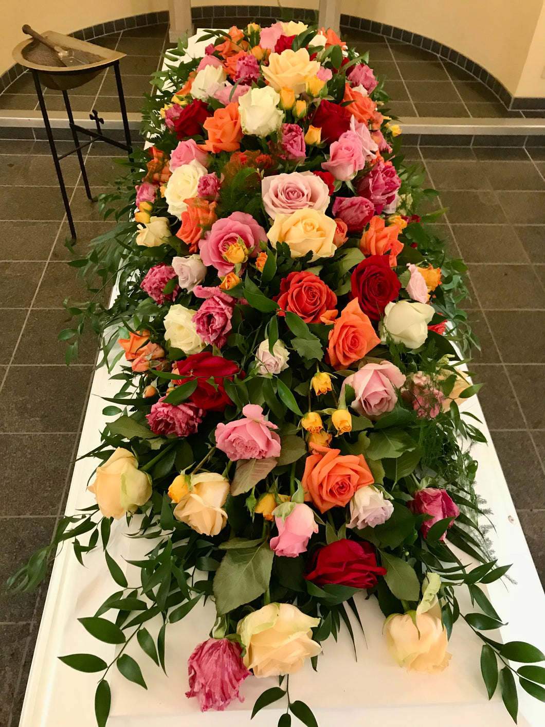 Kistepynt mix roser. Pris fra – Blomsterbutikken